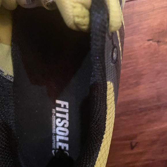 NWOT Men's Nike Structure 15 with FitSole size 9.5 Yellow and Black - Picture 3 of 10